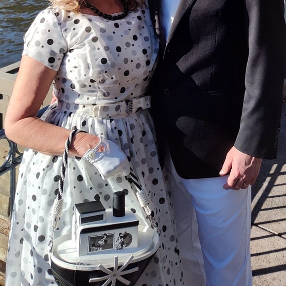 Vintage 1950s White & Black Polka Dots Print Dress with Belt - Picture 9 of 9